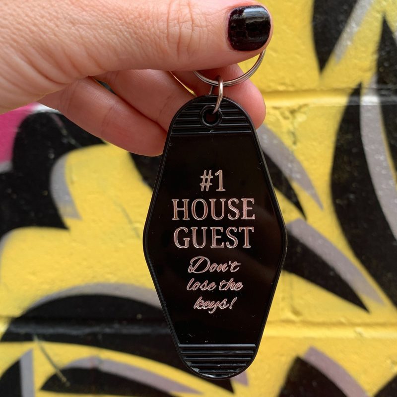 1 House Guest Dont Lose the Keys Motel Style Keychain 3