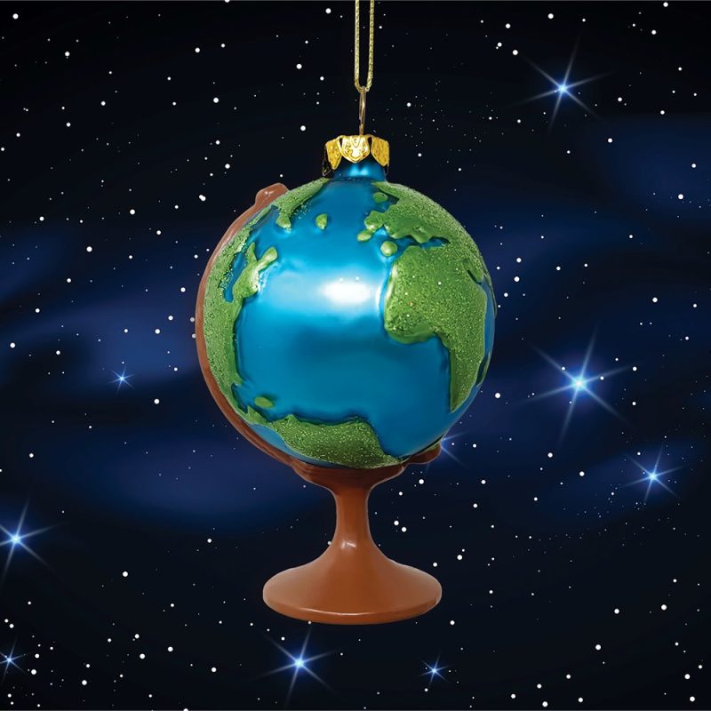 ForProduct 02MagnificentPlanetEarthGlobeChristmasOrnamentMockupGroup 05 02