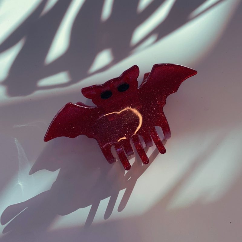 Velvet Claws Red Glitter Bat Mini Hair Claw Claw Clip in Velvet Travel Bag 6 745b6ad0 95e0 48ac 8ad5 9284199fdbf0