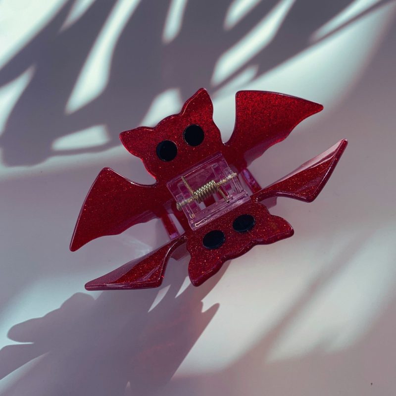 Velvet Claws Red Glitter Bat Mini Hair Claw Claw Clip in Velvet Travel Bag 8 f5984102 2da9 44a4 a12b 0588cb9a1c5f